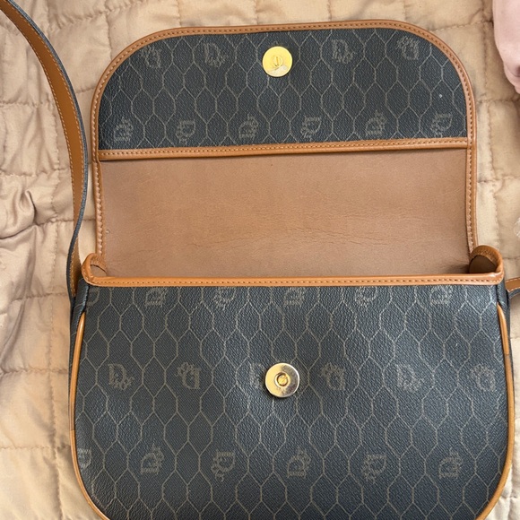 🩷Stunning Christian Dior Honeycomb Saddle Bag.❤️ - Picture 16 of 17